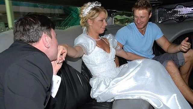 Uni qanday qilib ogziga olishini onlayn tomosha qiling