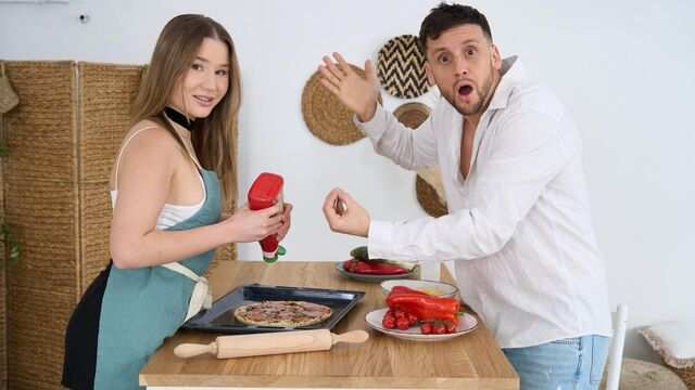 үлкен бөксесі бар нудистің суреті